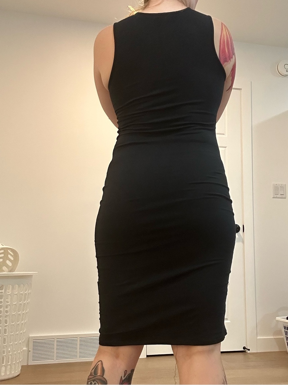 Rosebullet Classic Sleeveless Black Bodycon Dress - Picture 2 of 6